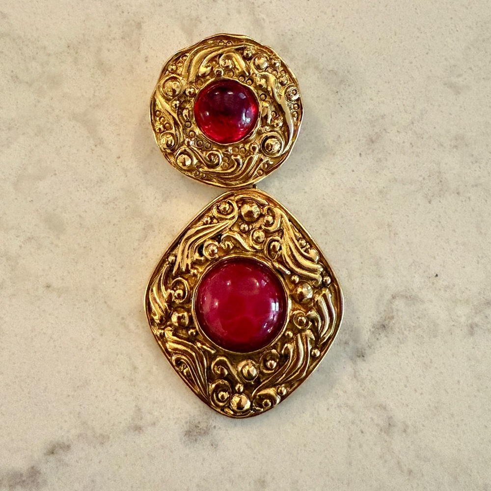 CHANEL Vintage Gold and Red Stone Brooch